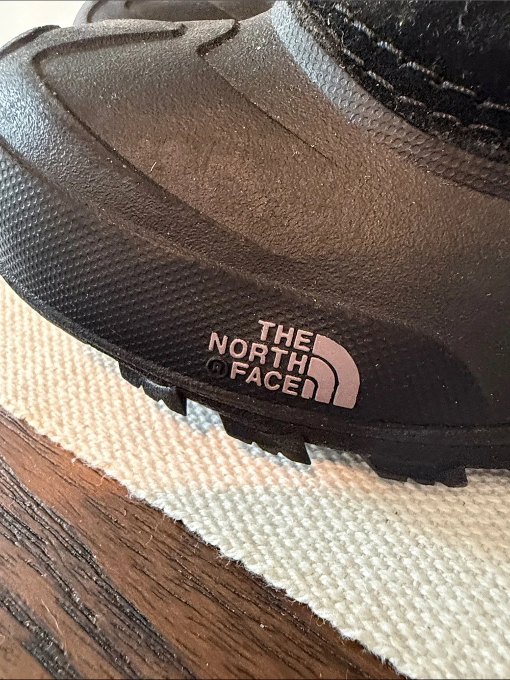 North Face Youth Girls Black Winter Snow Boots Faux Fur Lined Heat Seeker Size 4